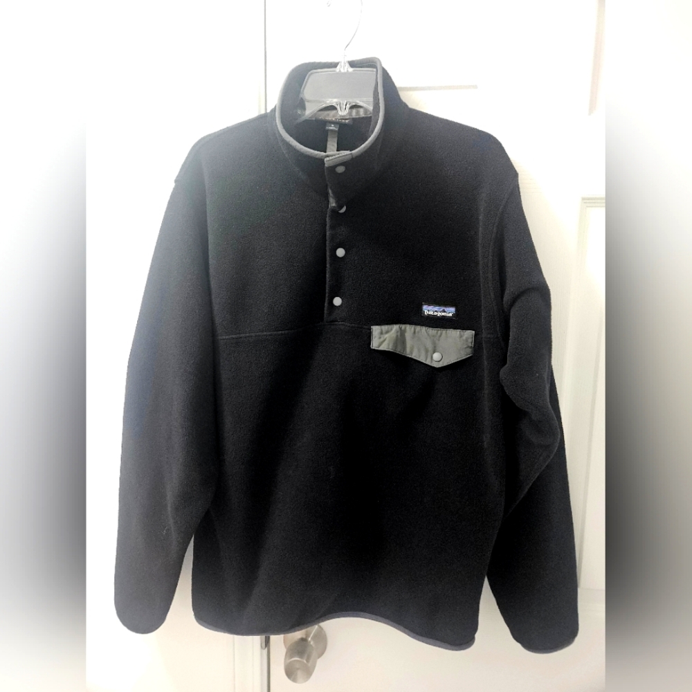 Patagonia Synchilla Black Fleece Jacket. - Picture 3 of 8